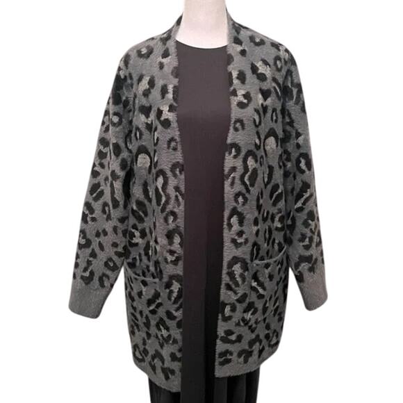 3045 NWT EVOLUTION by CYRUS Slate Cheetah Cardigan in XL - Picture 1 of 3